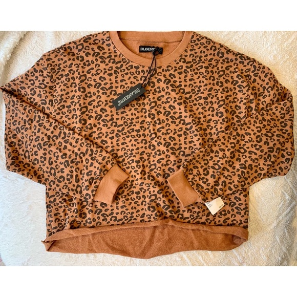 Blank NYC Sweaters - NWT 🐆 BlankNYC crop sweatshirt crewneck 🐆